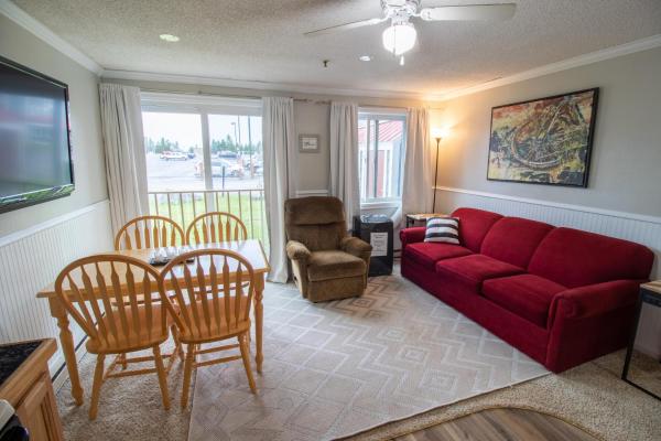 One-Bedroom Apartment 4